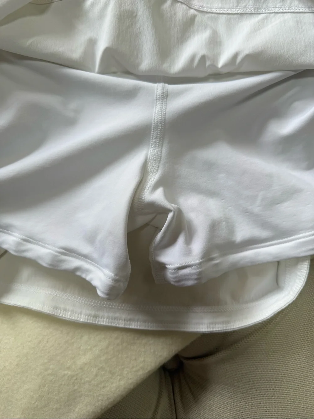 lululemon Pace Rival  White Seam-Detail tennis skirt. 6 Tall.